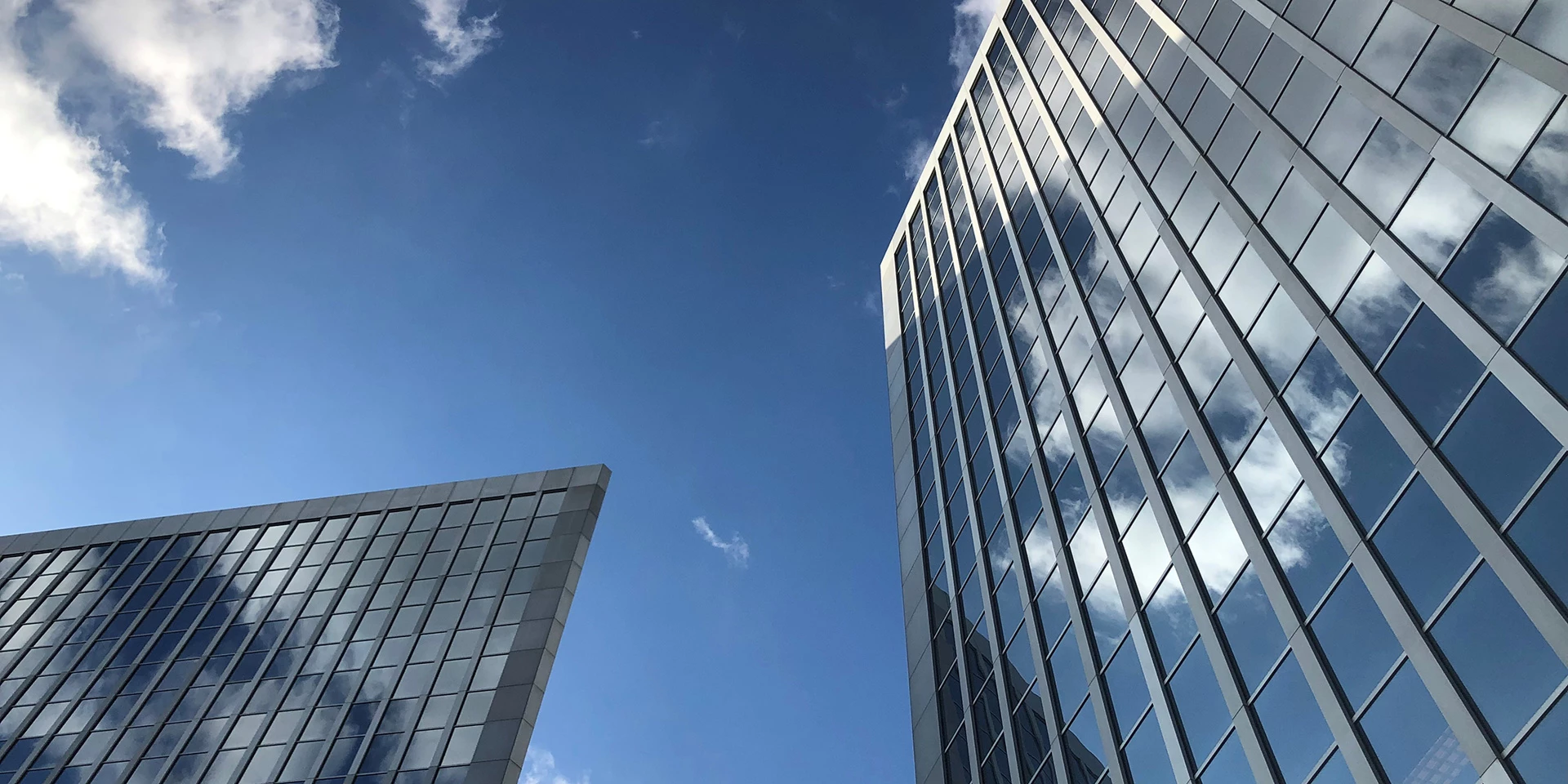 An exterior photo of First Midwest Bank’s corporate headquarters in Chicago